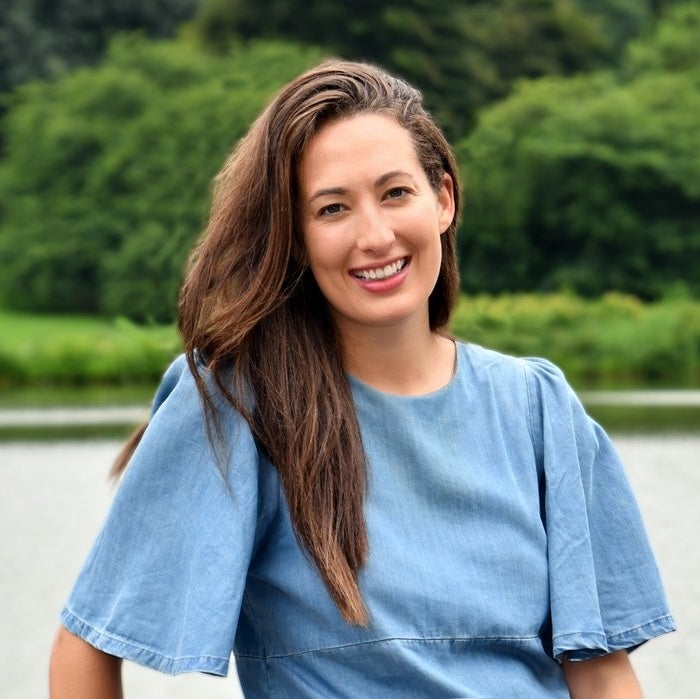Emma Loewe's-Profile Picture