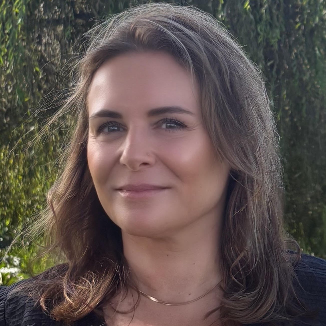 Felicity John Odell's-Profile Picture